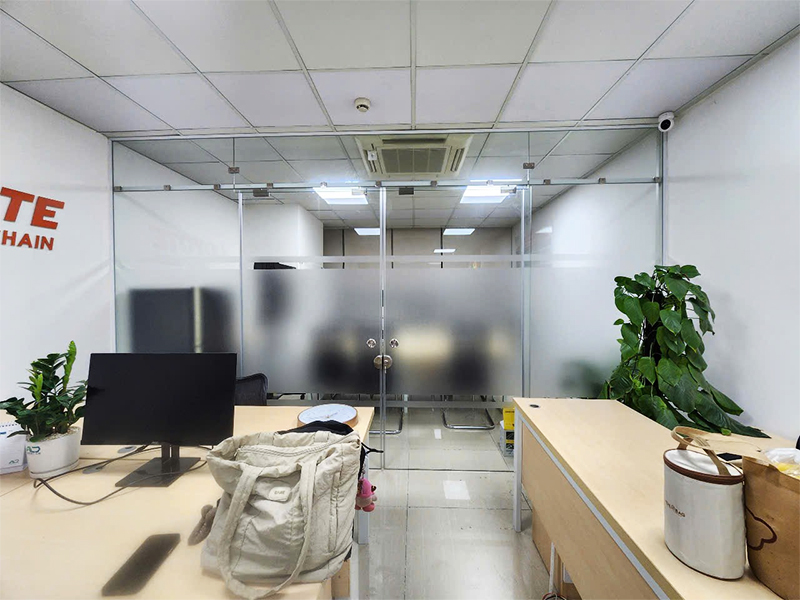Thi công dán decal văn phòng tại Hải Phòng